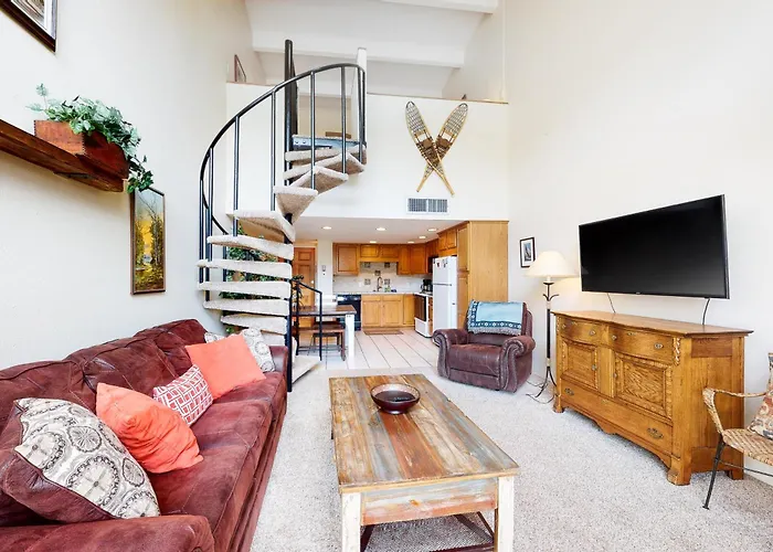 Summit House East 309