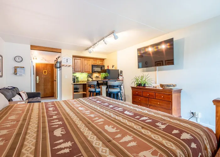 Mountain Plaza 308